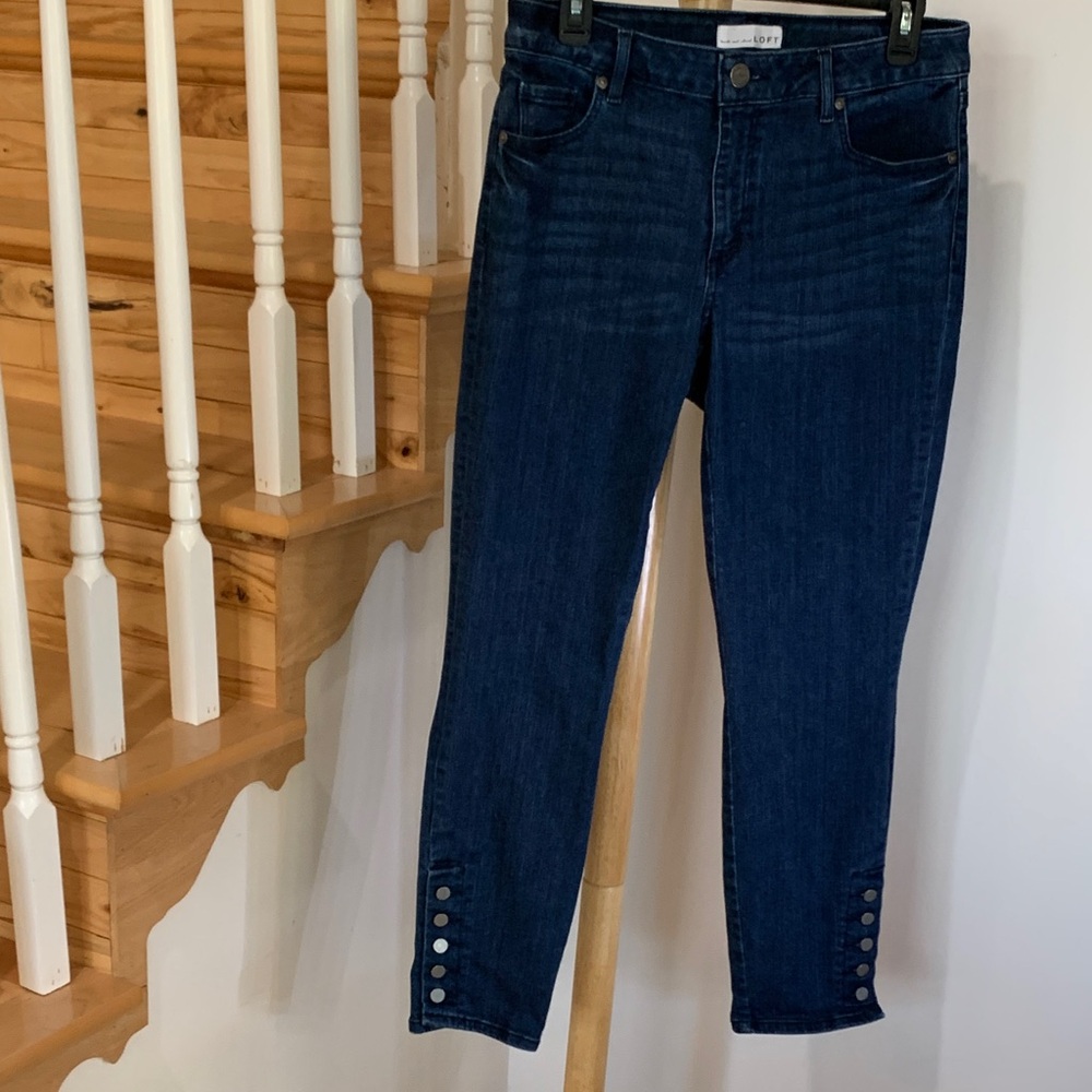 Ann Taylor LOFT Dark Blue Curvy Skinny Jeans with Button Detail. Size:  29/8